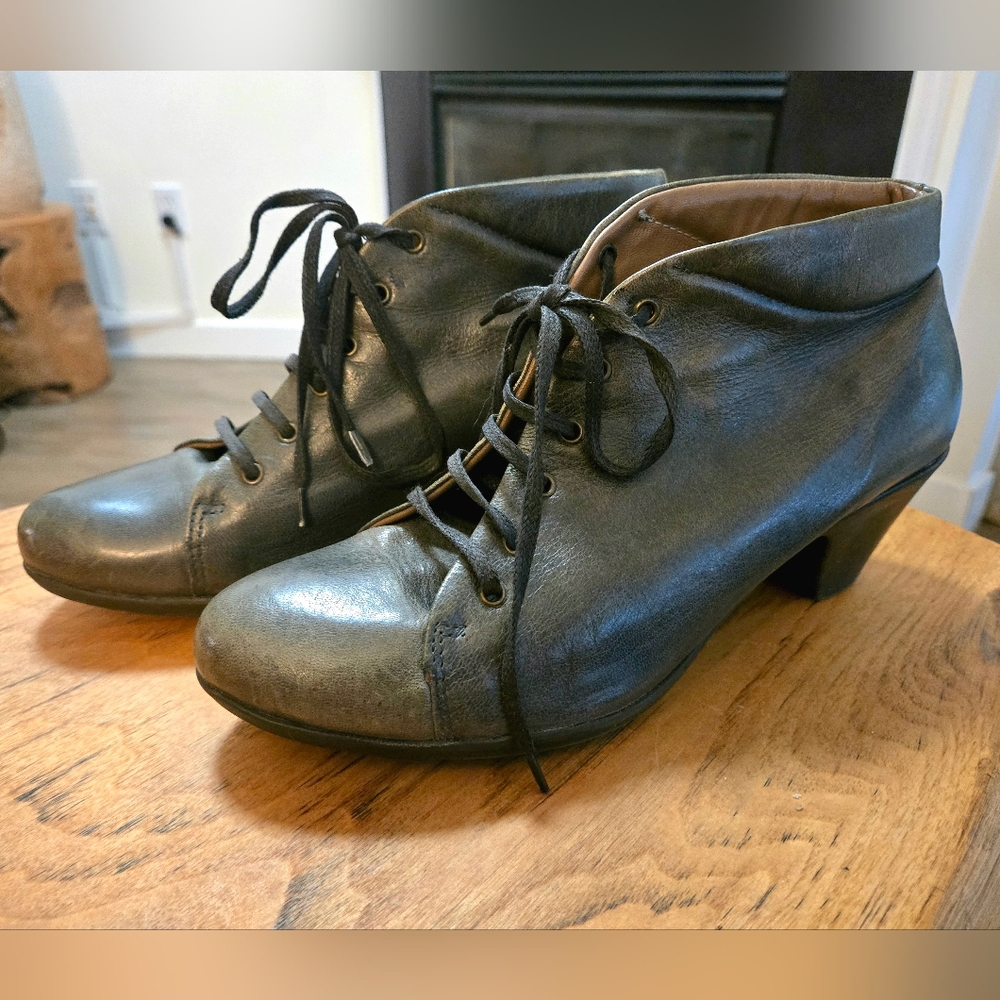 ✨️HOST PICK✨️ Lili Mill Made In Italy Olive Green Leather Lace-Up Ankle Booties - Picture 6 of 9